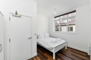 Church Street Flat 3 - Minimalist Studio in Basford